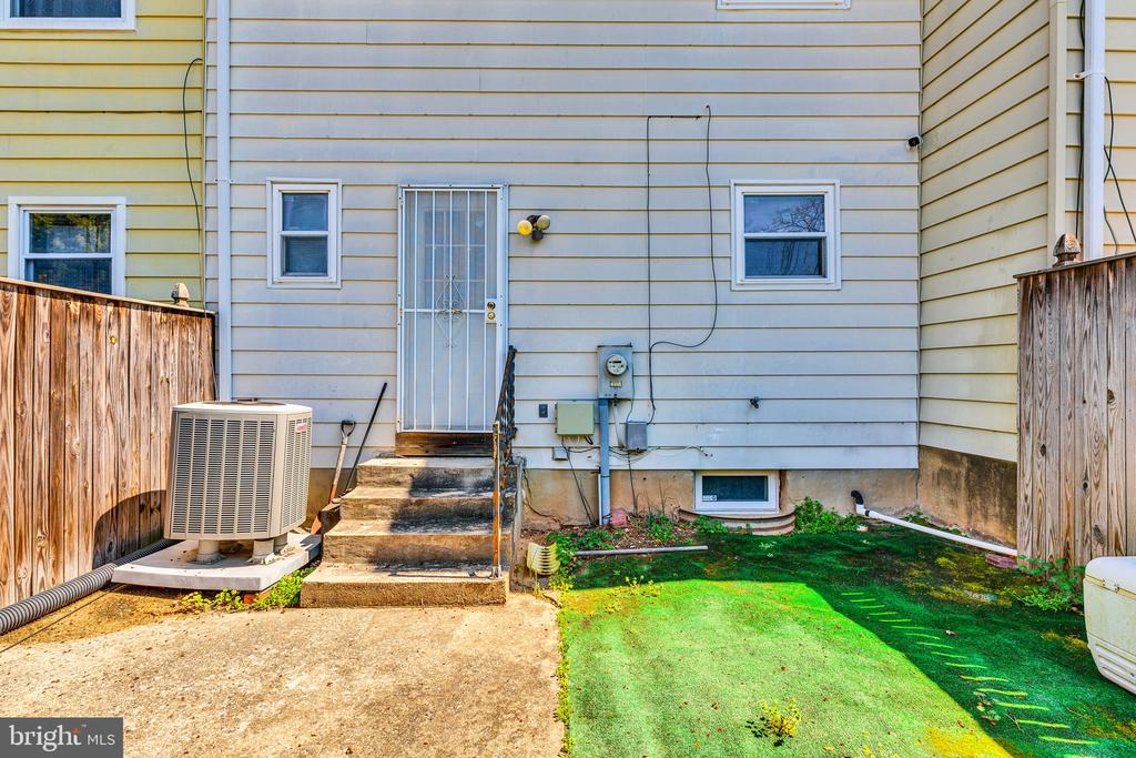 442 FONTANA COURT