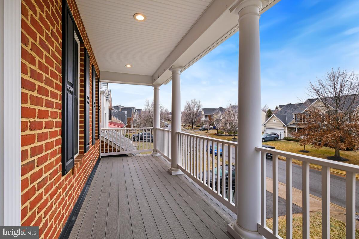 1906 KINGS FOREST TRAIL