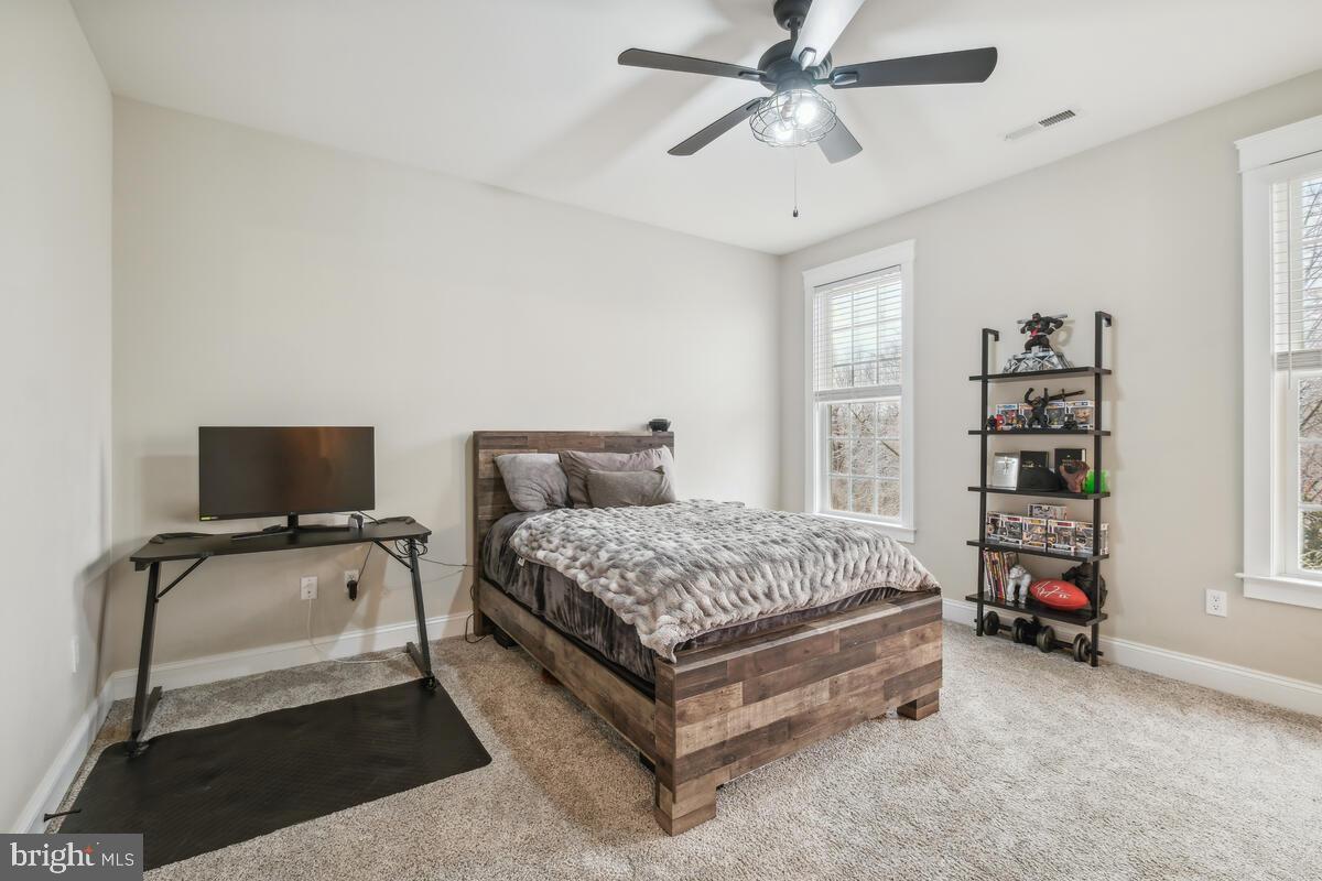 1906 KINGS FOREST TRAIL