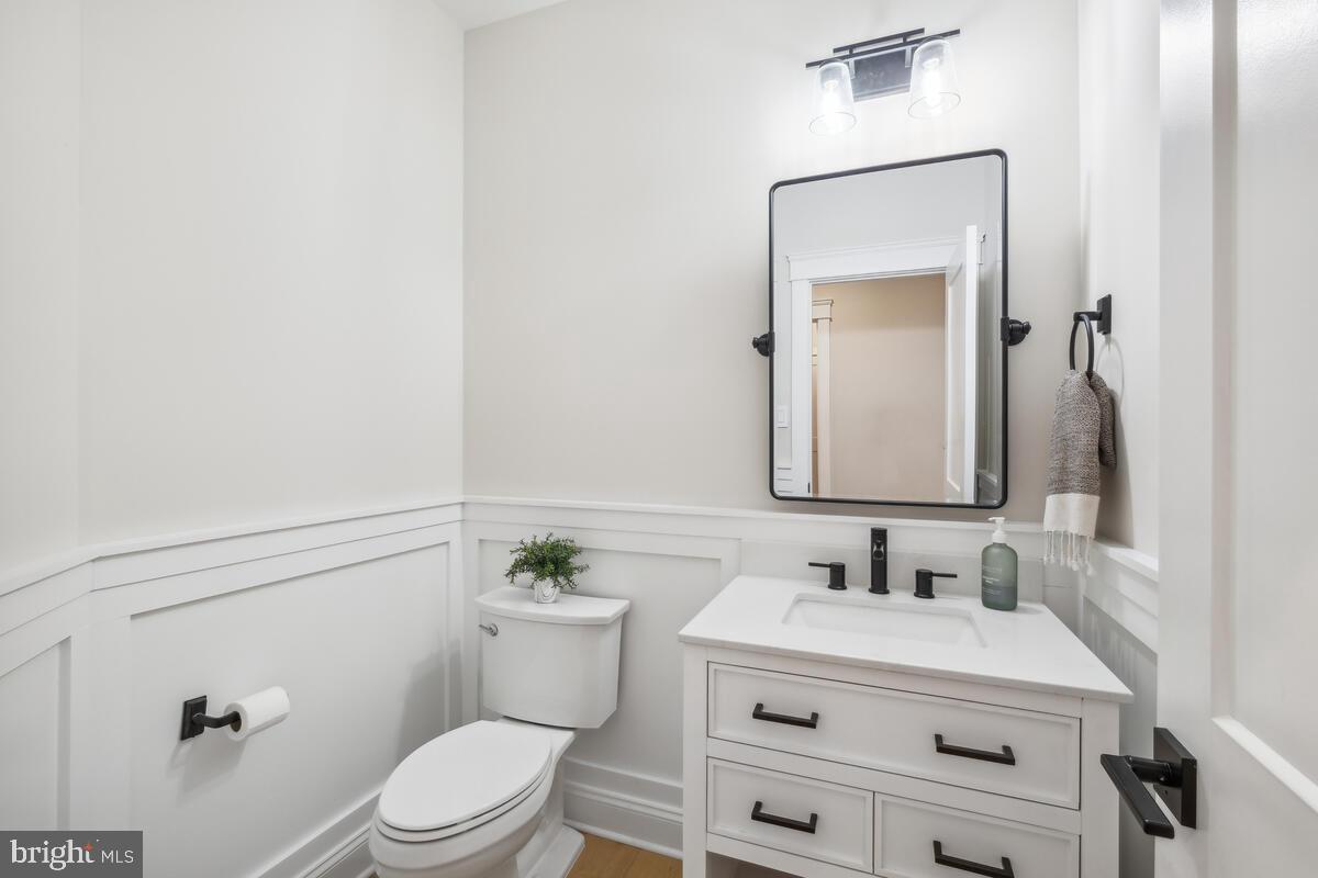 1906 KINGS FOREST TRAIL