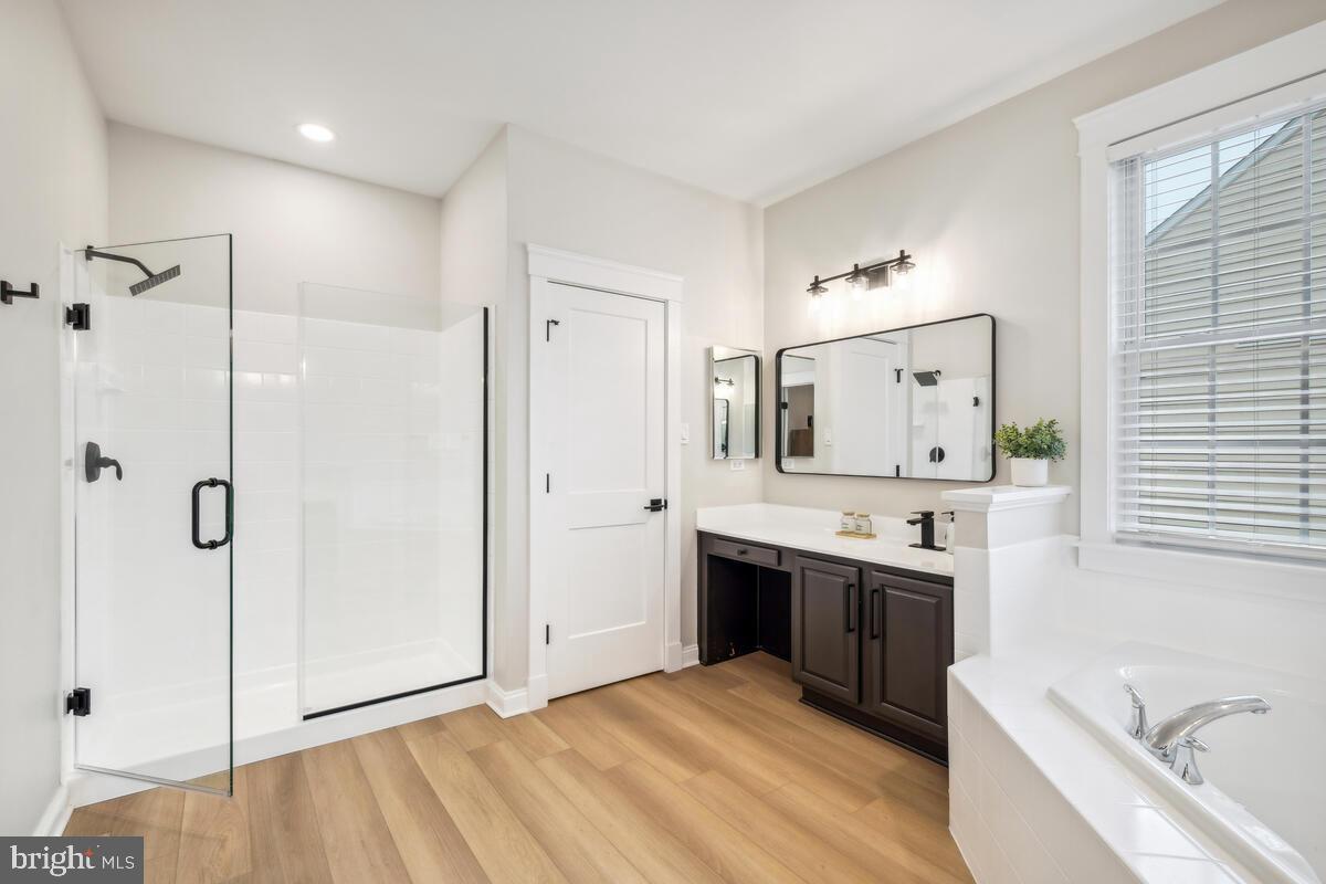 1906 KINGS FOREST TRAIL