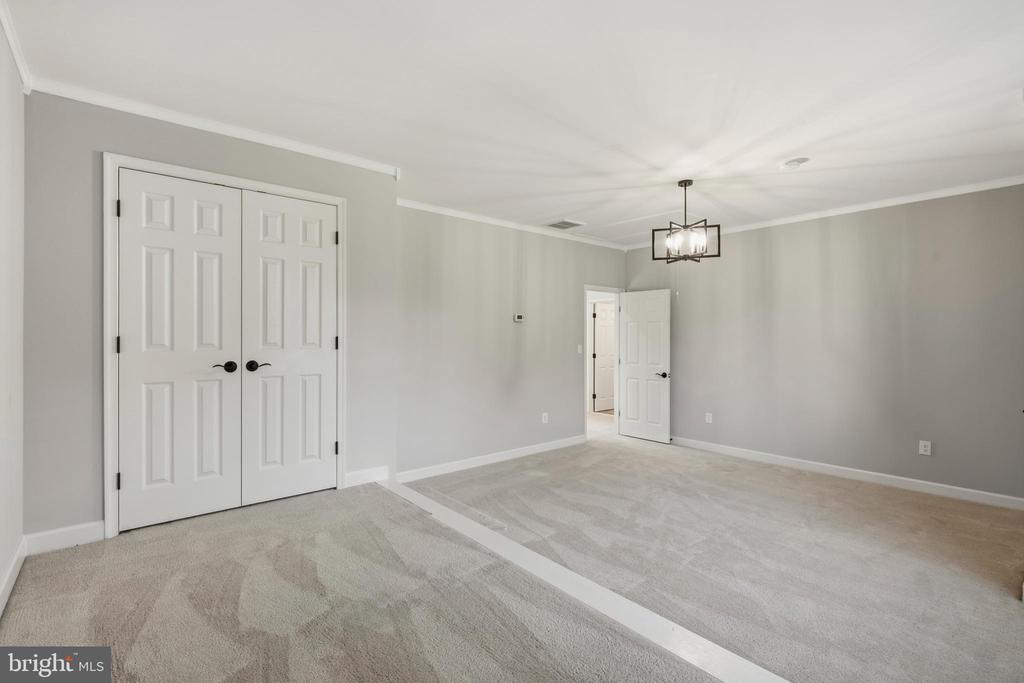 1809 KINGS FOREST TRAIL