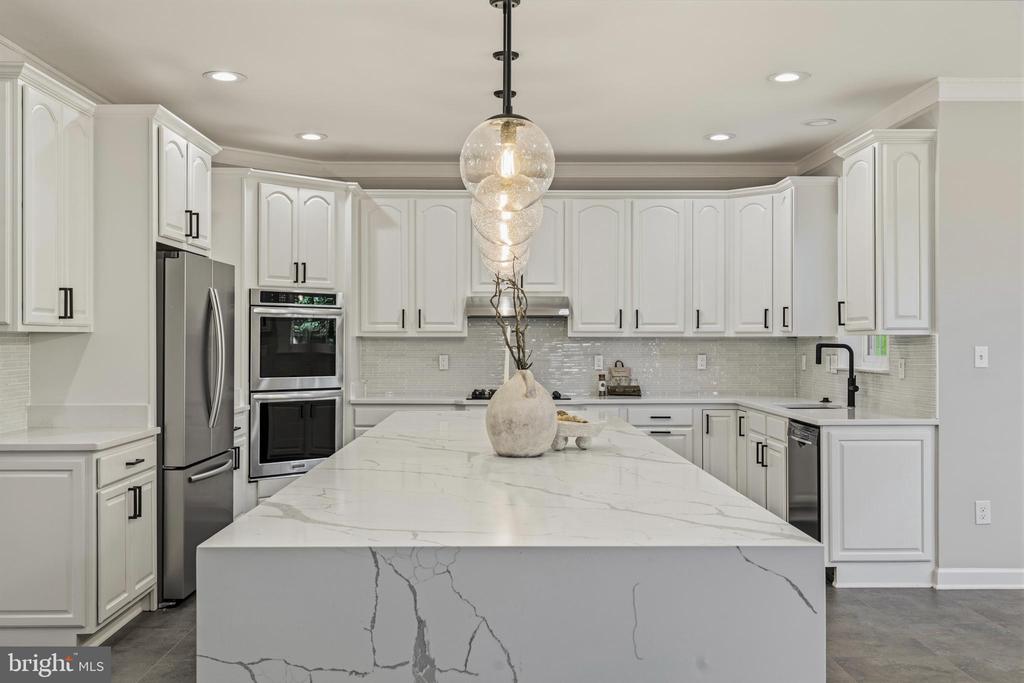 1809 KINGS FOREST TRAIL