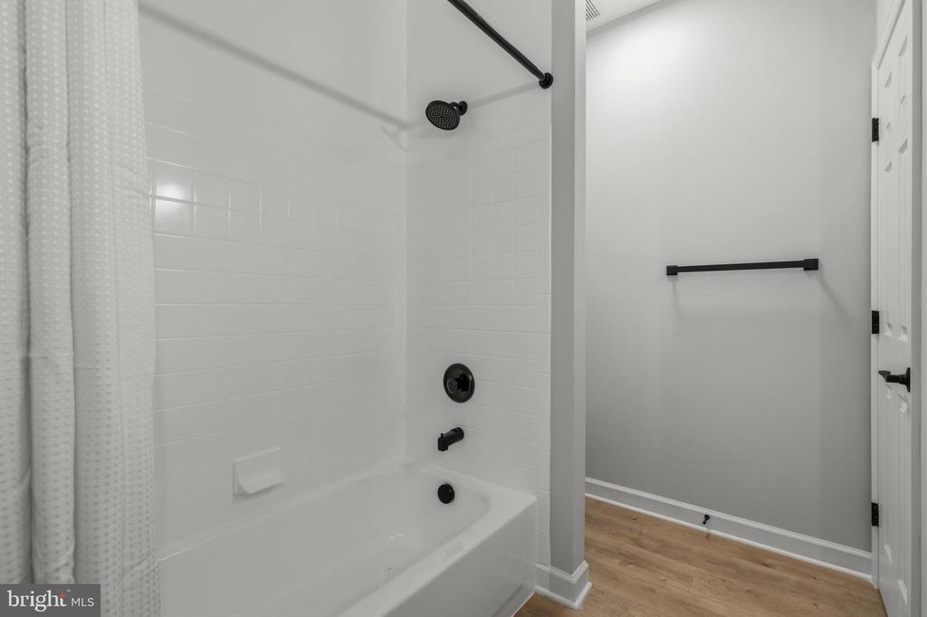 1809 KINGS FOREST TRAIL