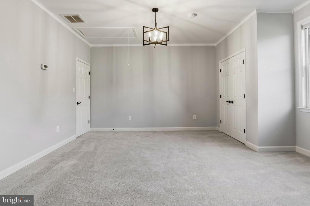 1809 KINGS FOREST TRAIL