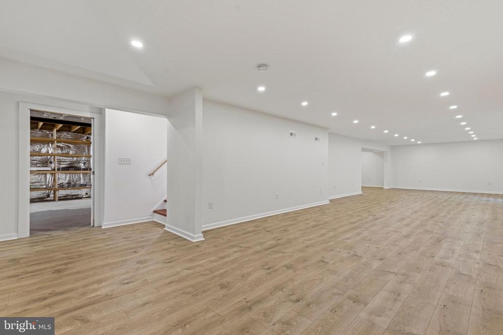 1809 KINGS FOREST TRAIL