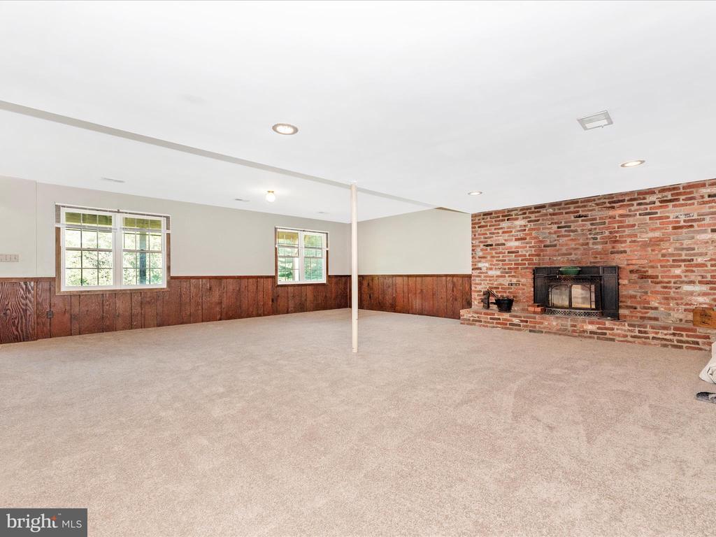 1855 LONG CORNER ROAD