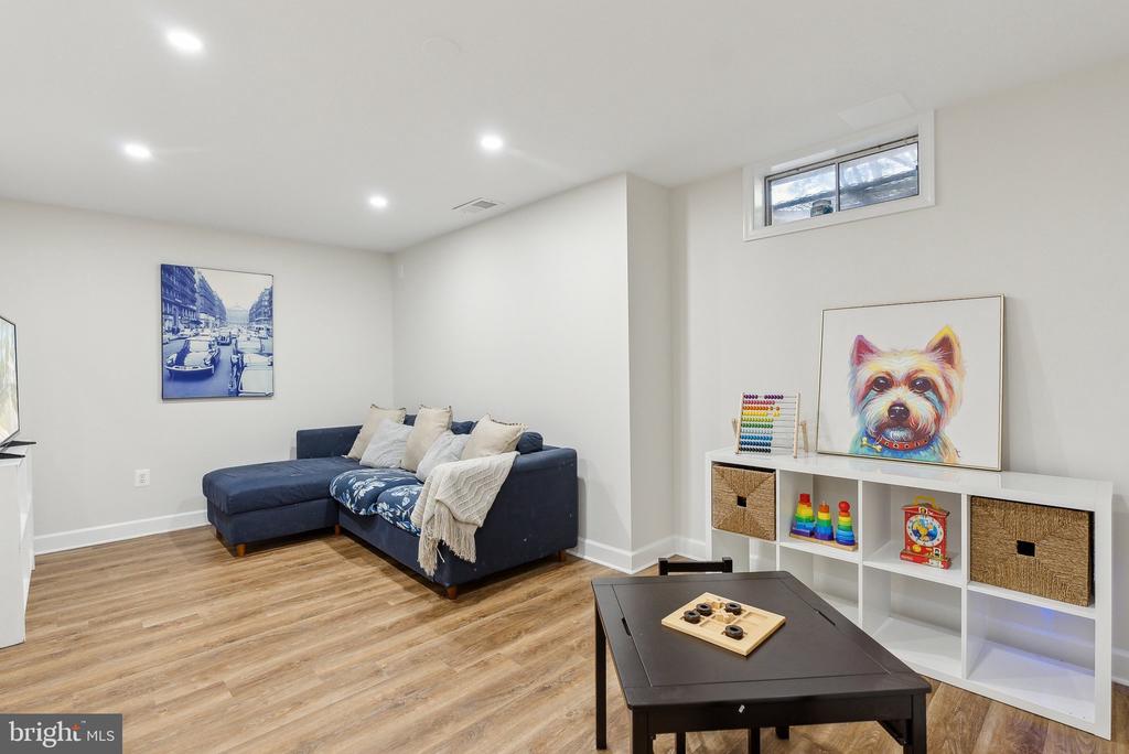 11 FILBERT COURT