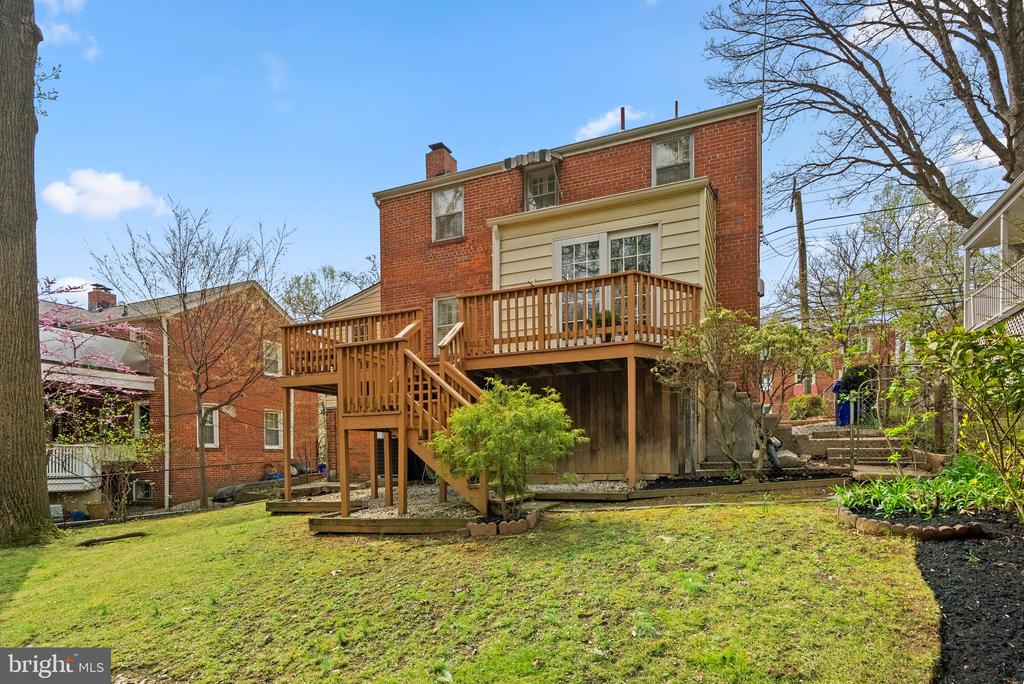 8715 BRADFORD ROAD