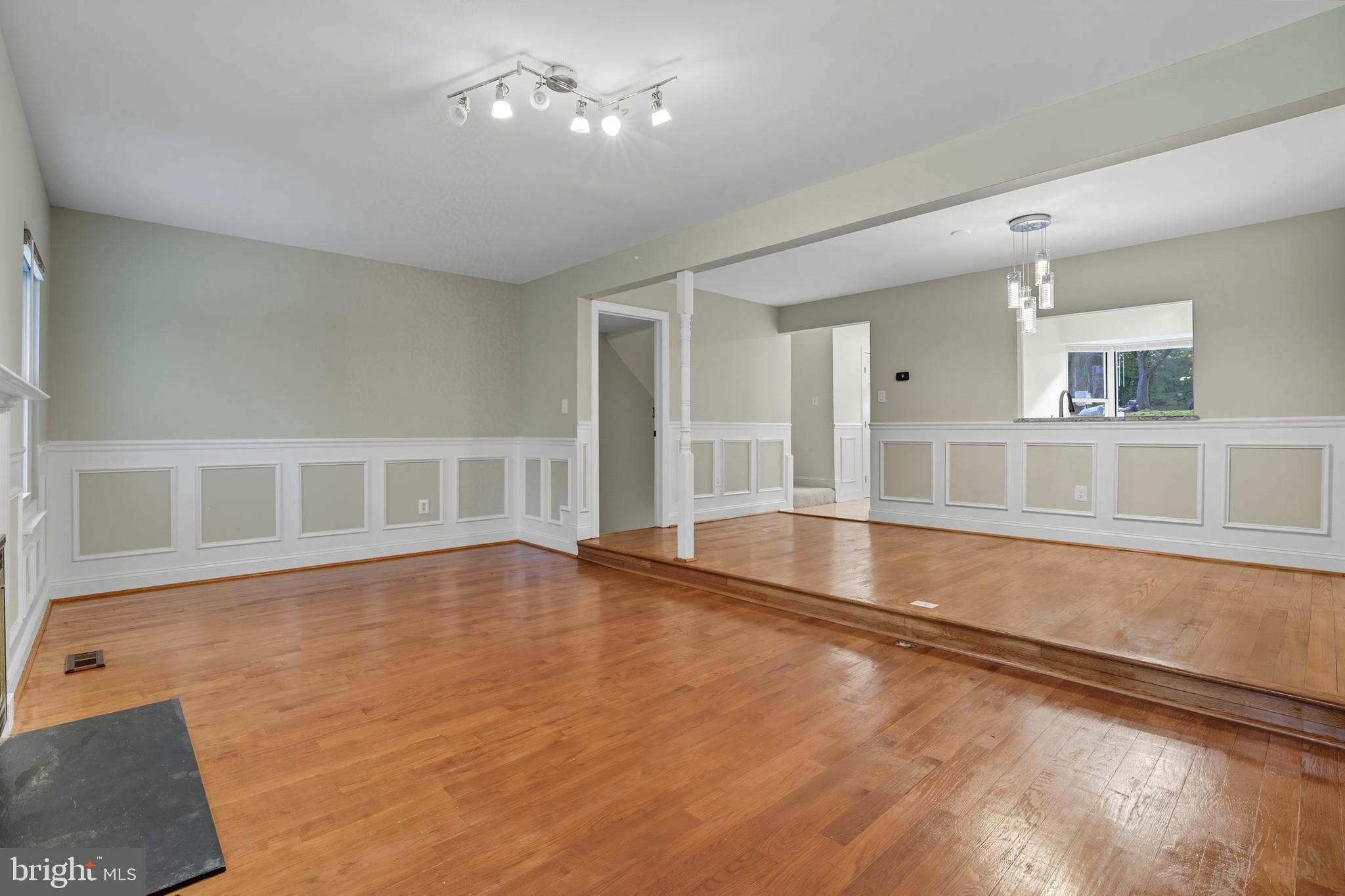 11553 SUMMER OAK DRIVE