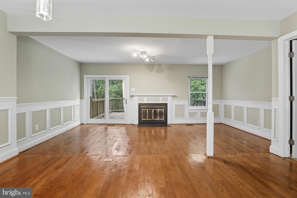 11553 SUMMER OAK DRIVE