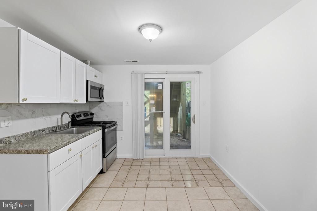 11553 SUMMER OAK DRIVE