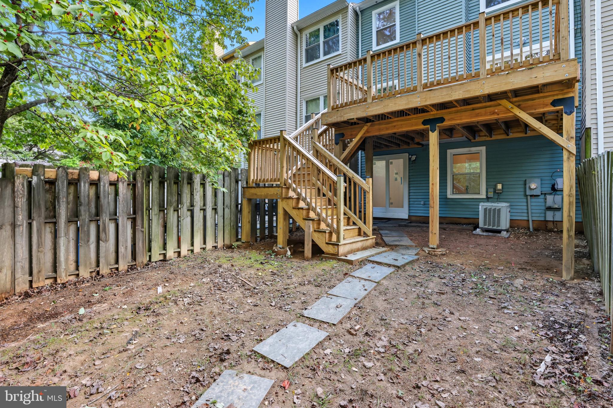 11553 SUMMER OAK DRIVE