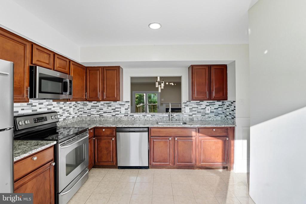 11553 SUMMER OAK DRIVE