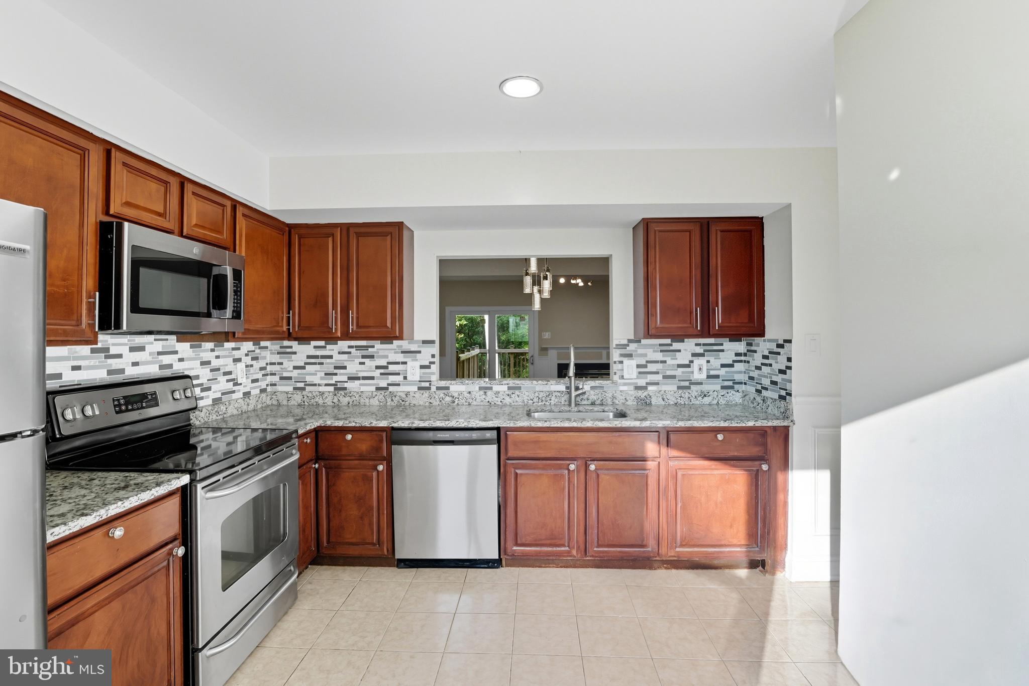 11553 SUMMER OAK DRIVE