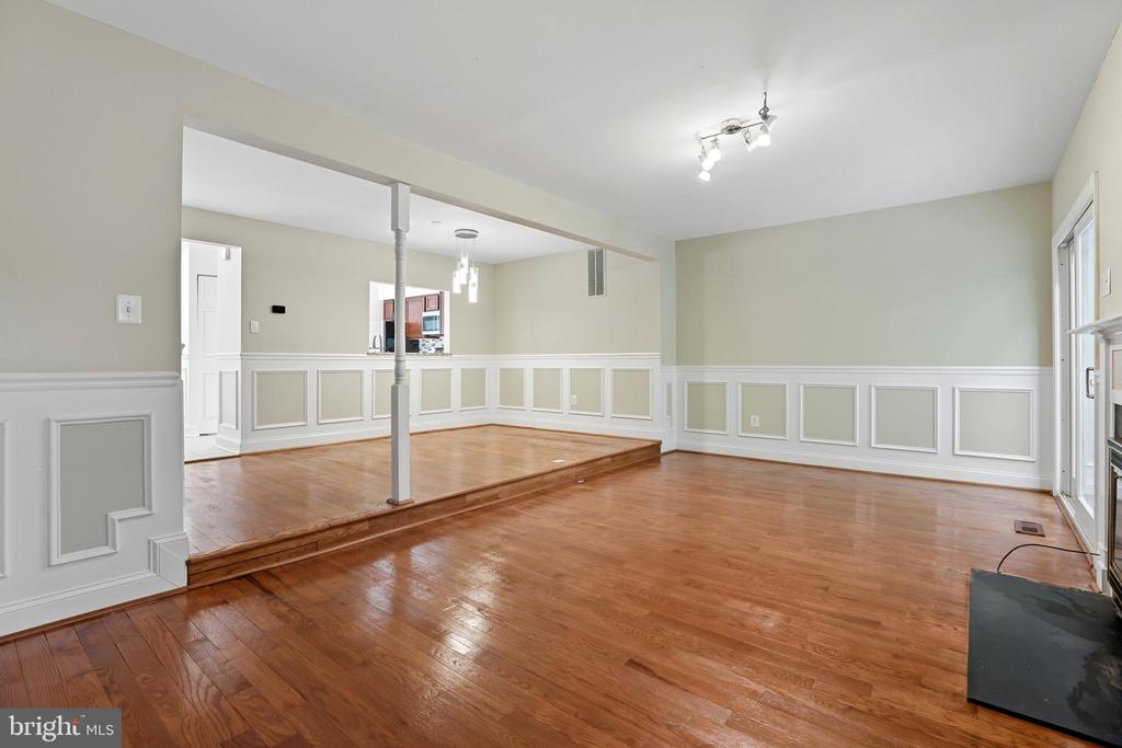 11553 SUMMER OAK DRIVE