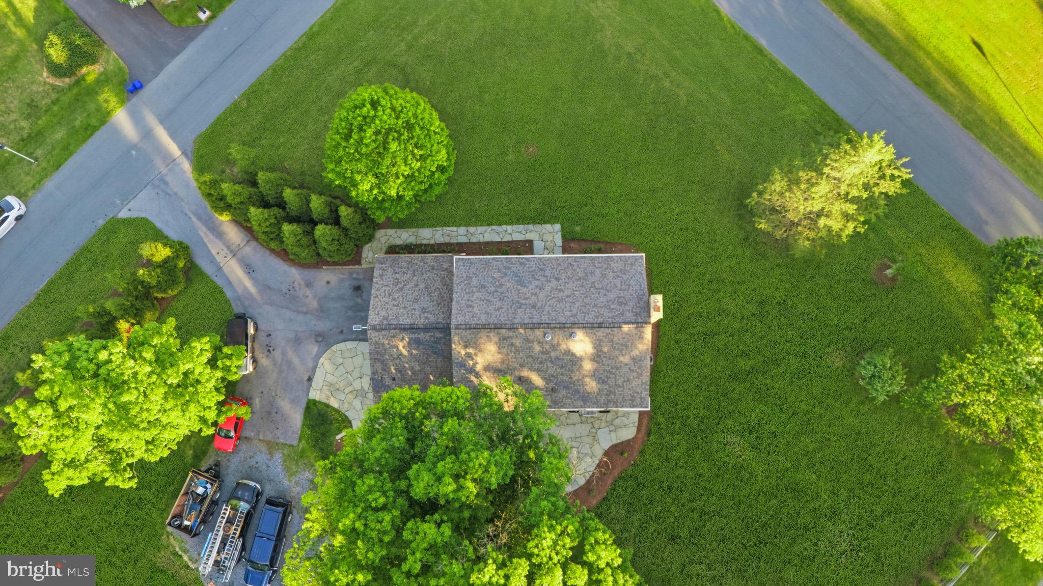 8701 LOCHAVEN DRIVE