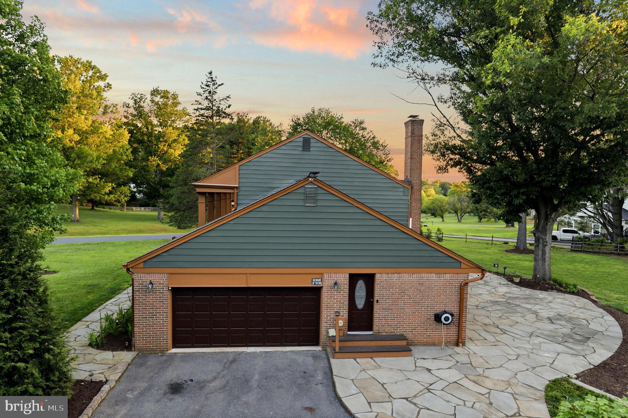8701 LOCHAVEN DRIVE