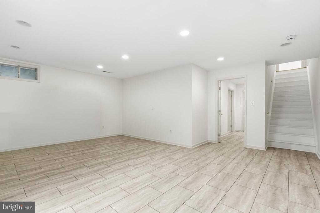 22409 BROOK POINT WAY