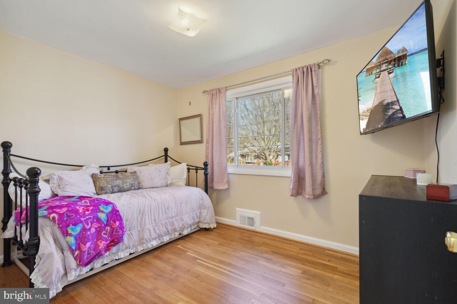 7402 WELLESLEY DRIVE