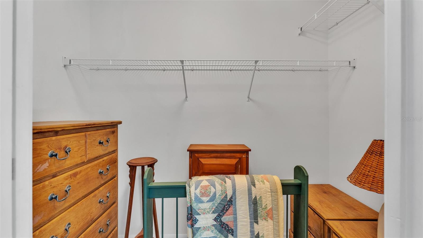 4064 RIVER CREST CIR