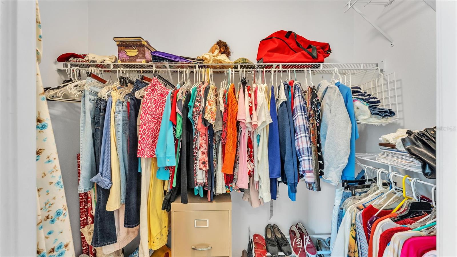 4064 RIVER CREST CIR