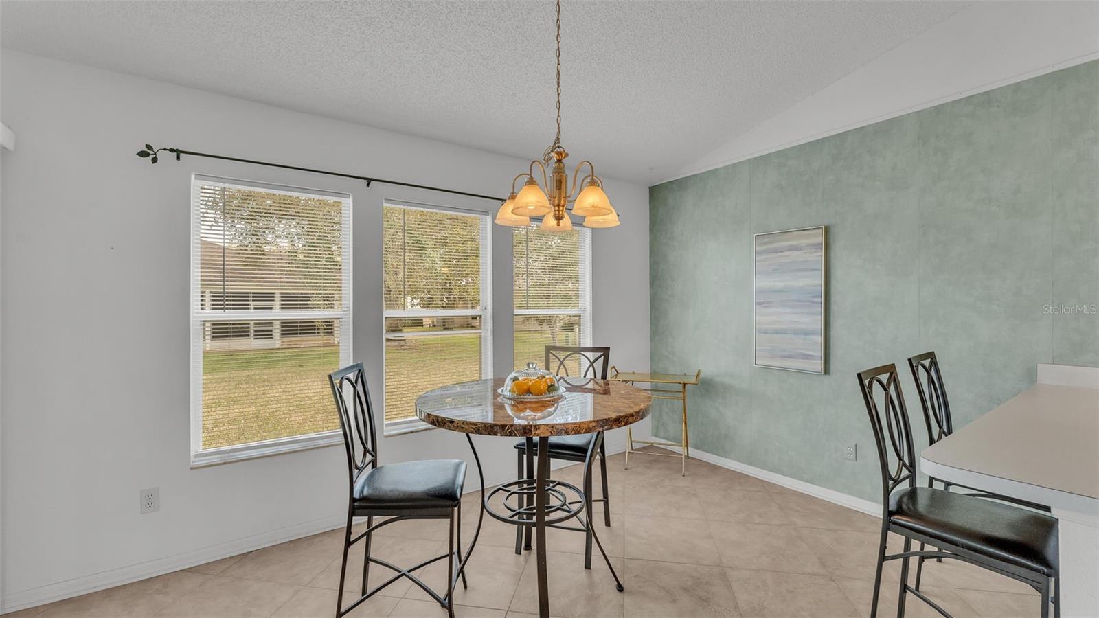 4064 RIVER CREST CIR