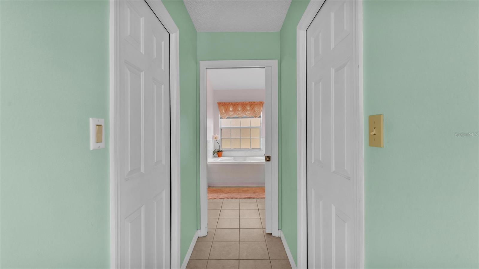 4064 RIVER CREST CIR