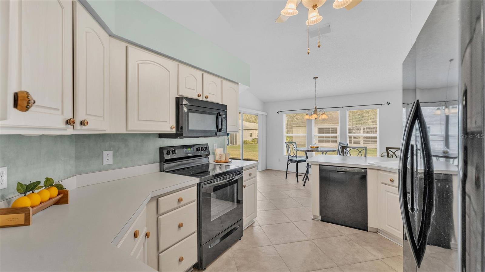 4064 RIVER CREST CIR