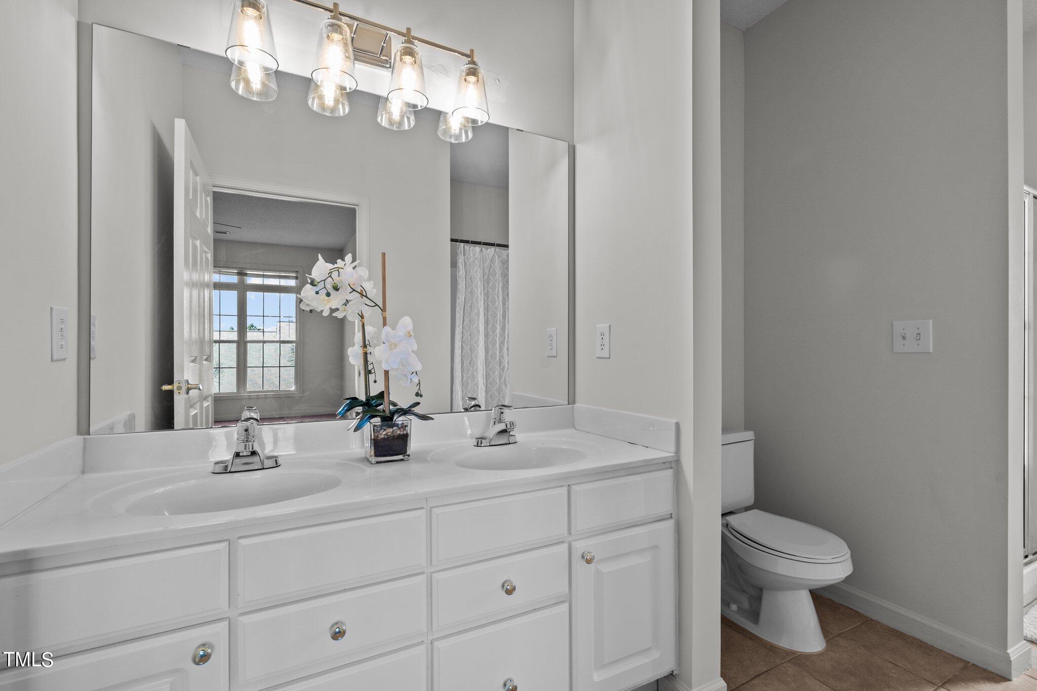 2501 Huntscroft Lane