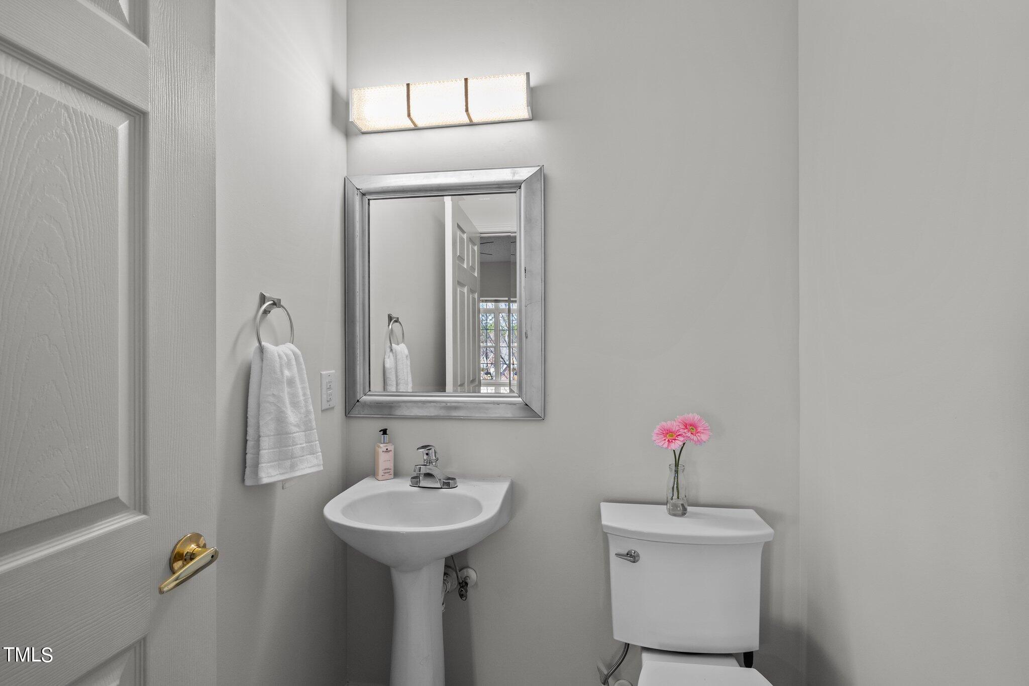 2501 Huntscroft Lane