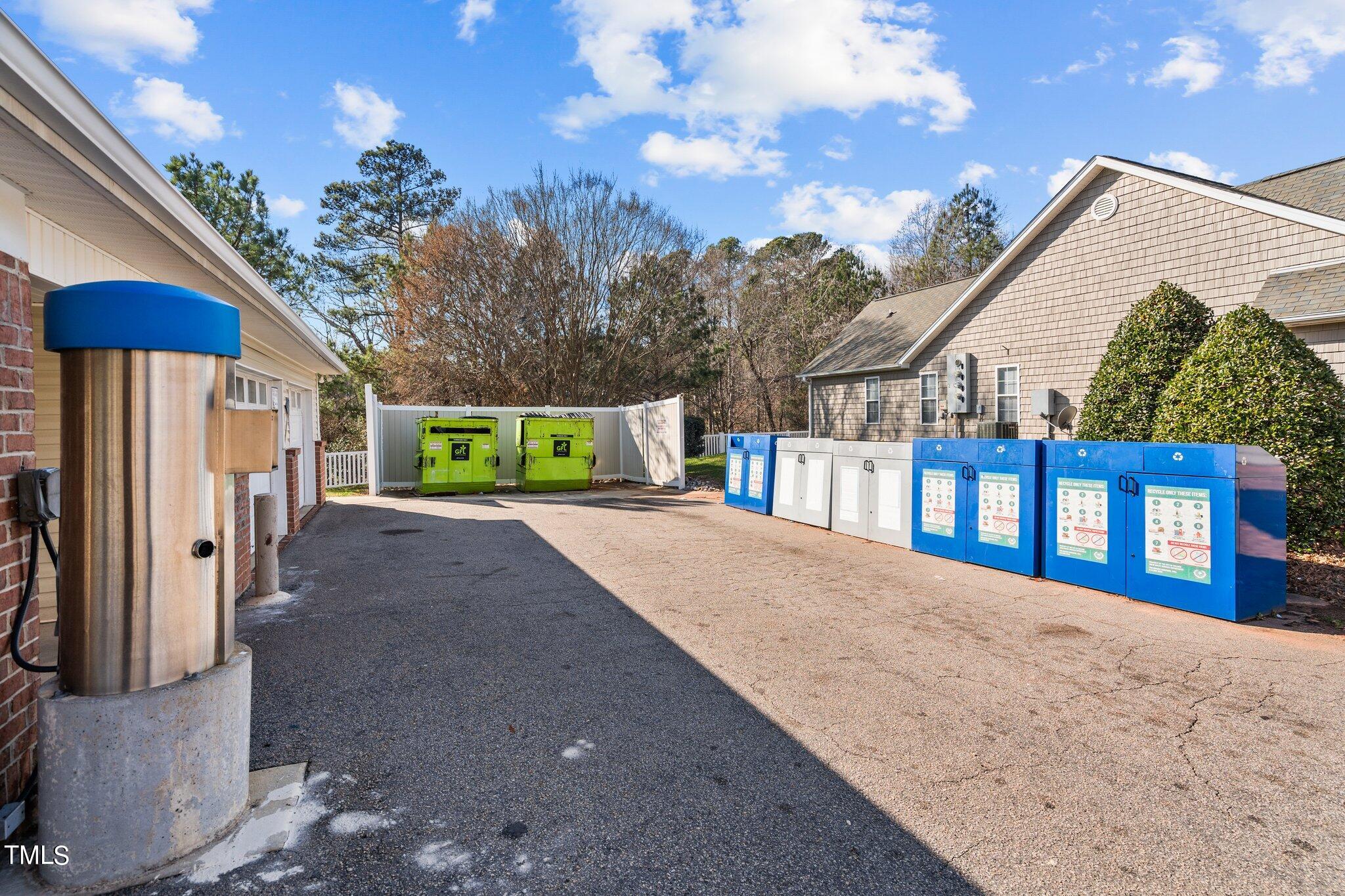 2501 Huntscroft Lane