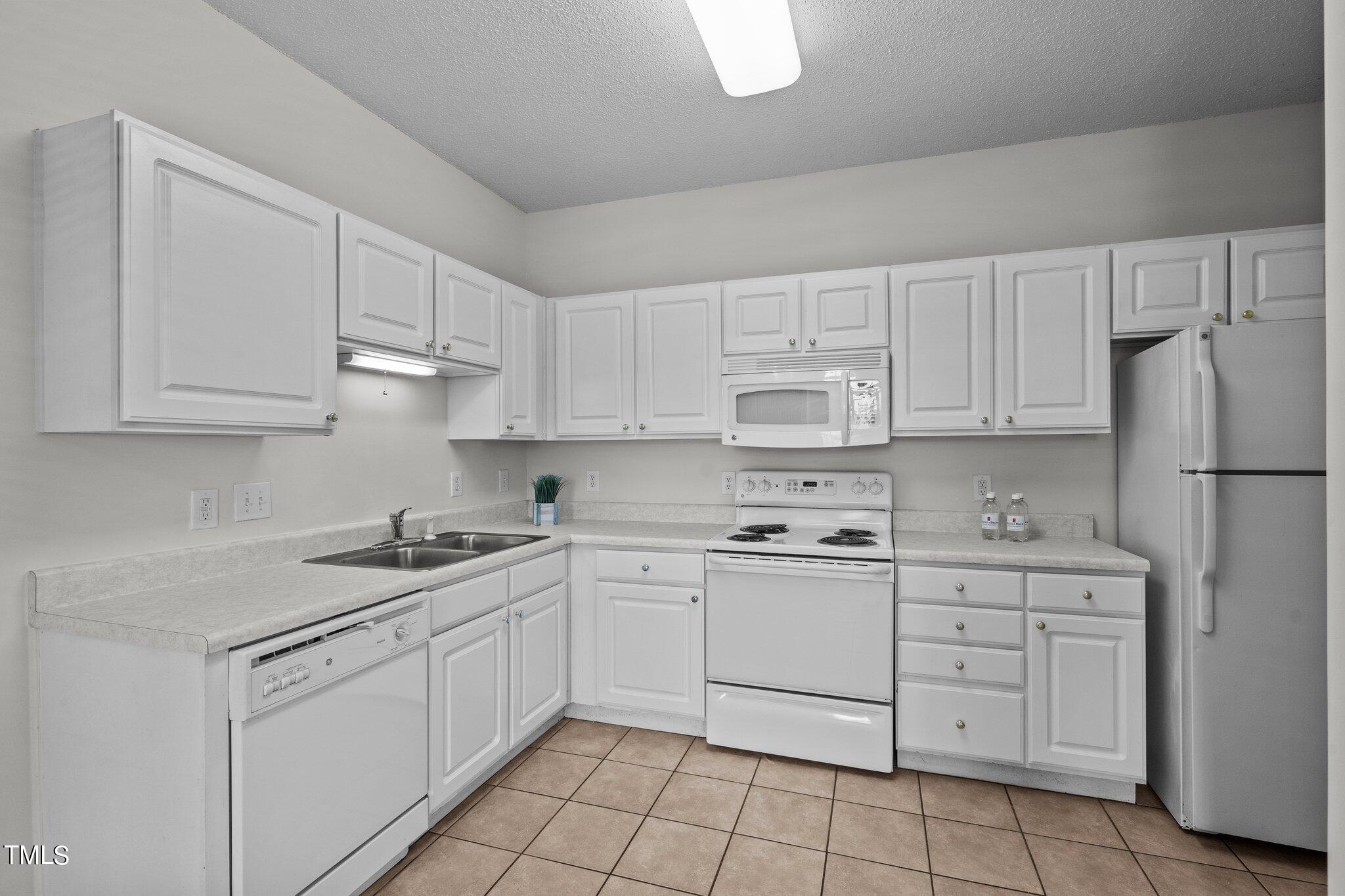 2501 Huntscroft Lane