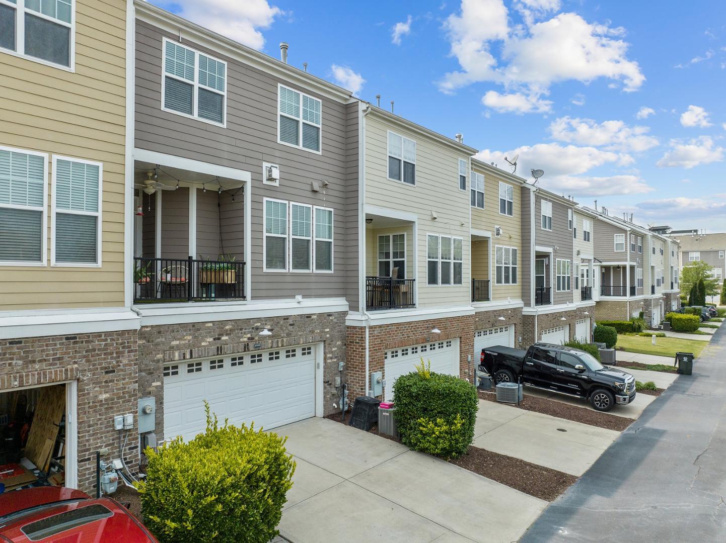 10122 Glen Autumn Road