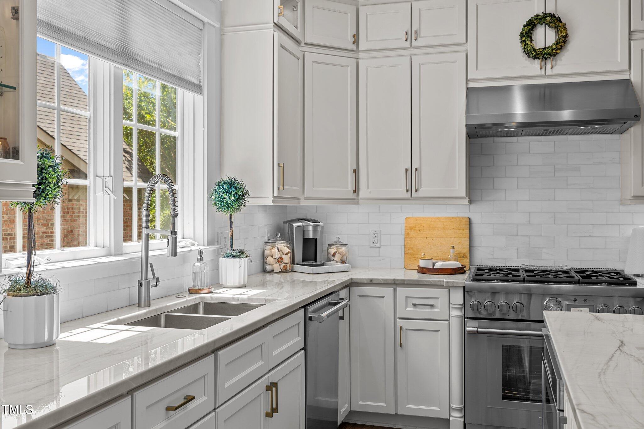 8948 Winged Thistle Court