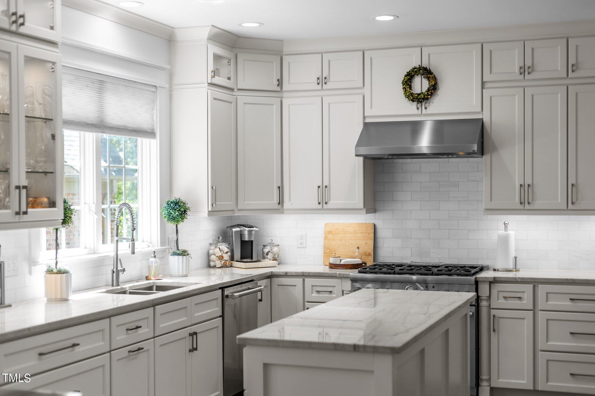 8948 Winged Thistle Court