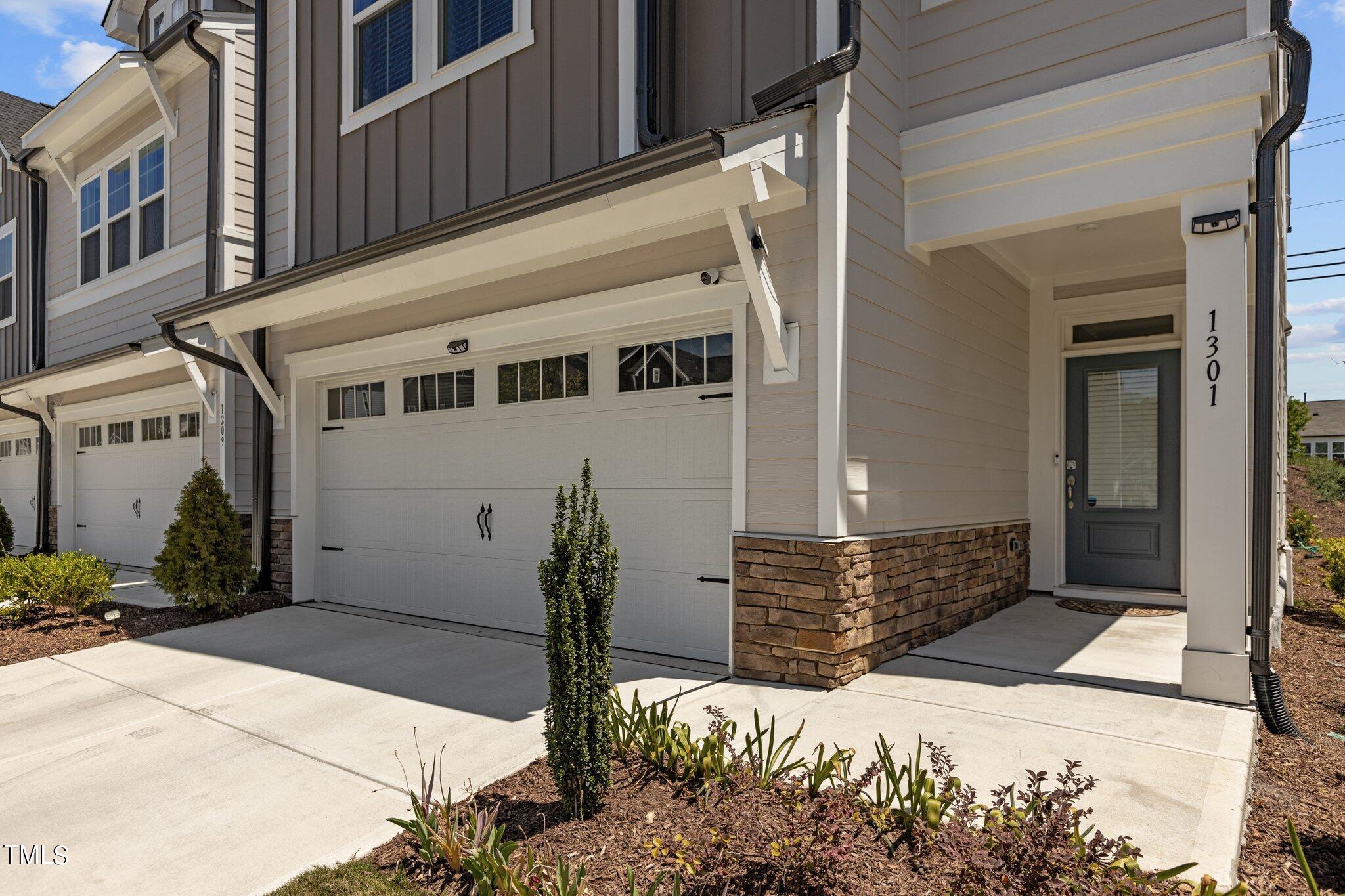 1301 Canary Pepper Drive