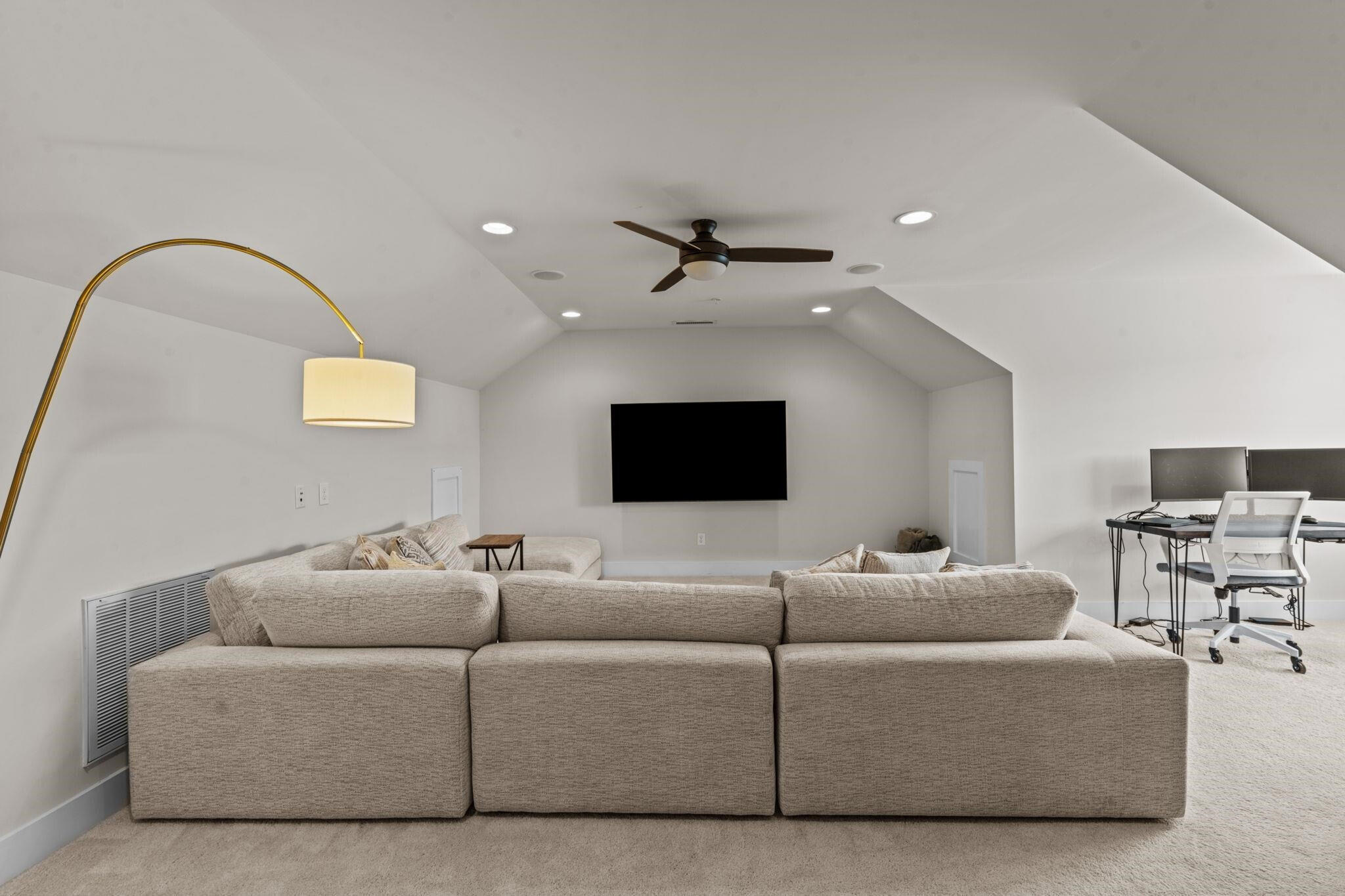 9304 Sevillanos Walk