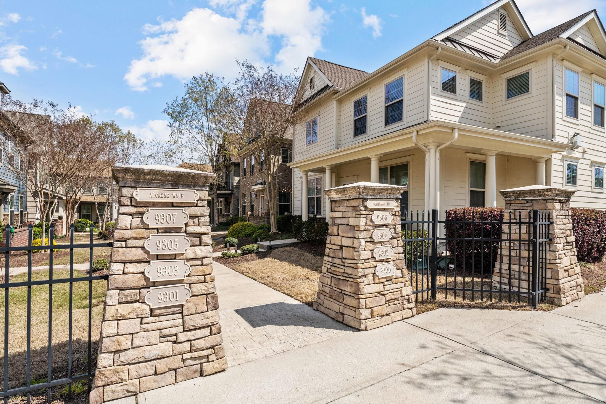 9304 Sevillanos Walk