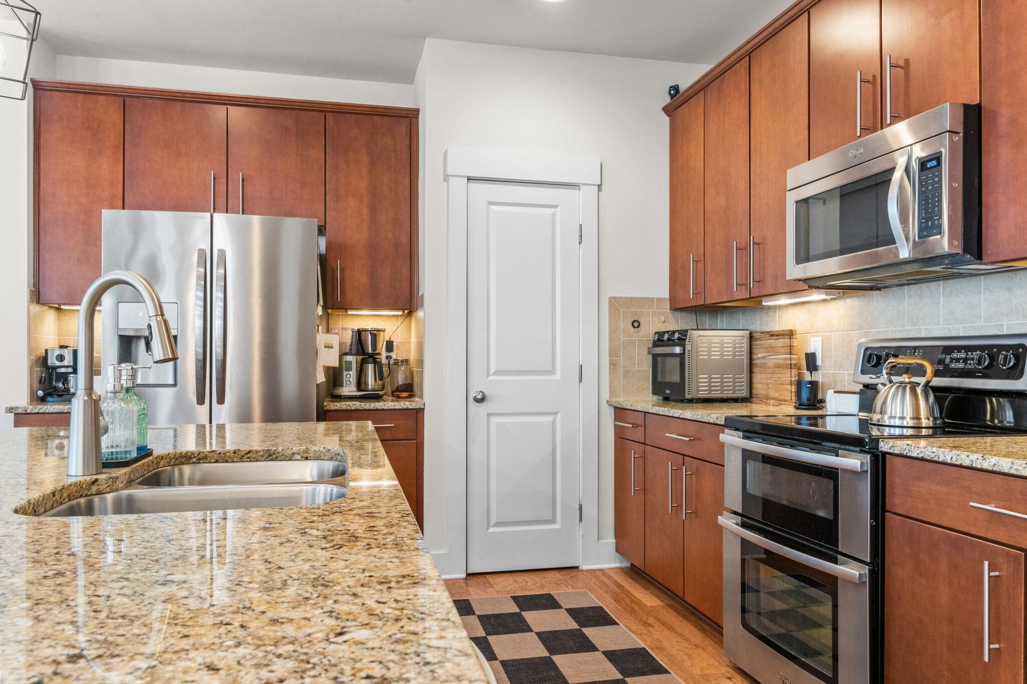 9304 Sevillanos Walk