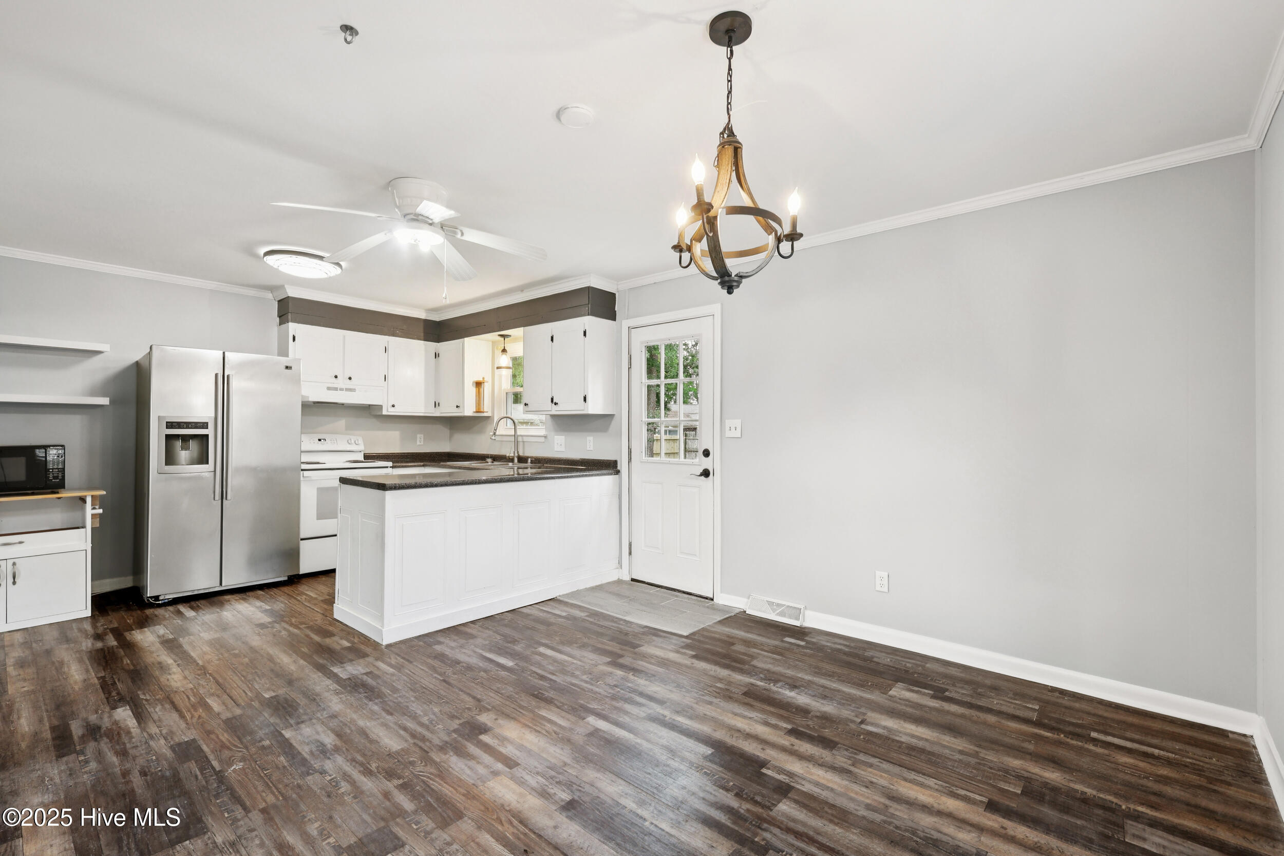 410 N Crestwood Drive