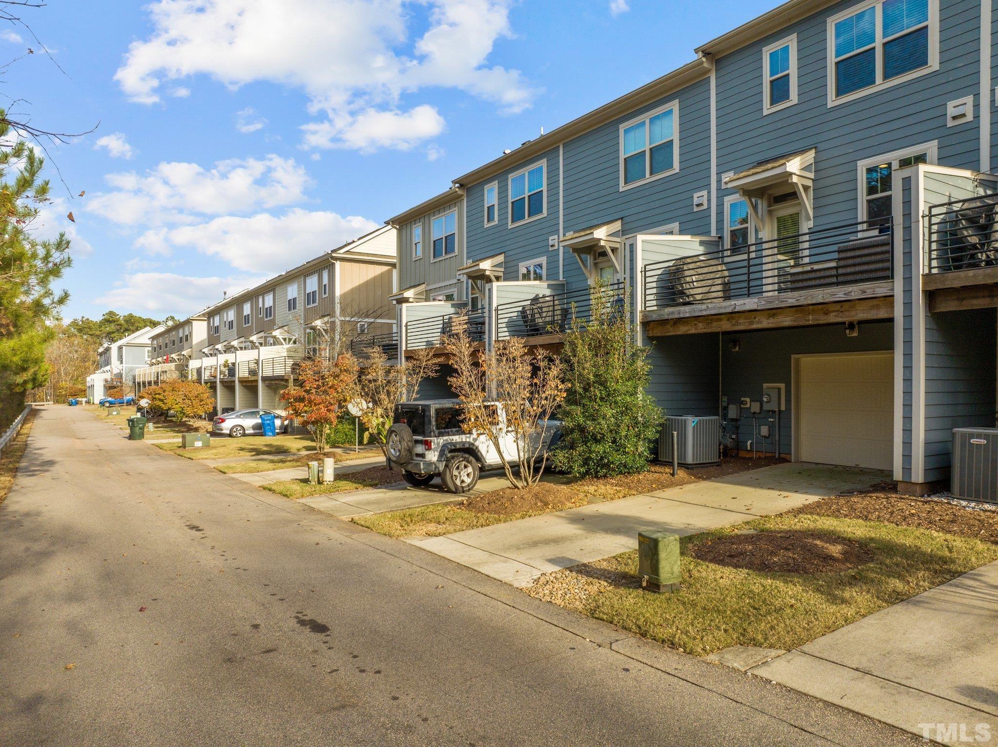 1605 Crafton Way