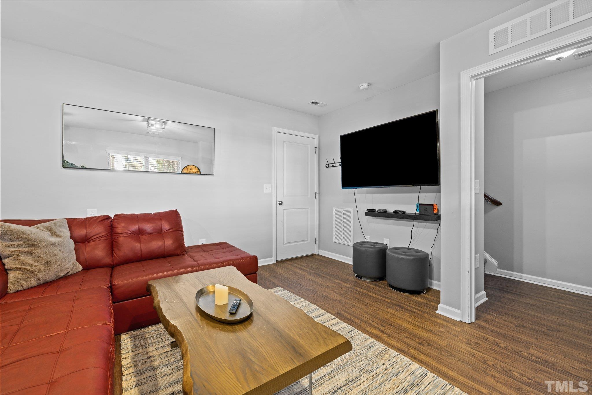 1605 Crafton Way