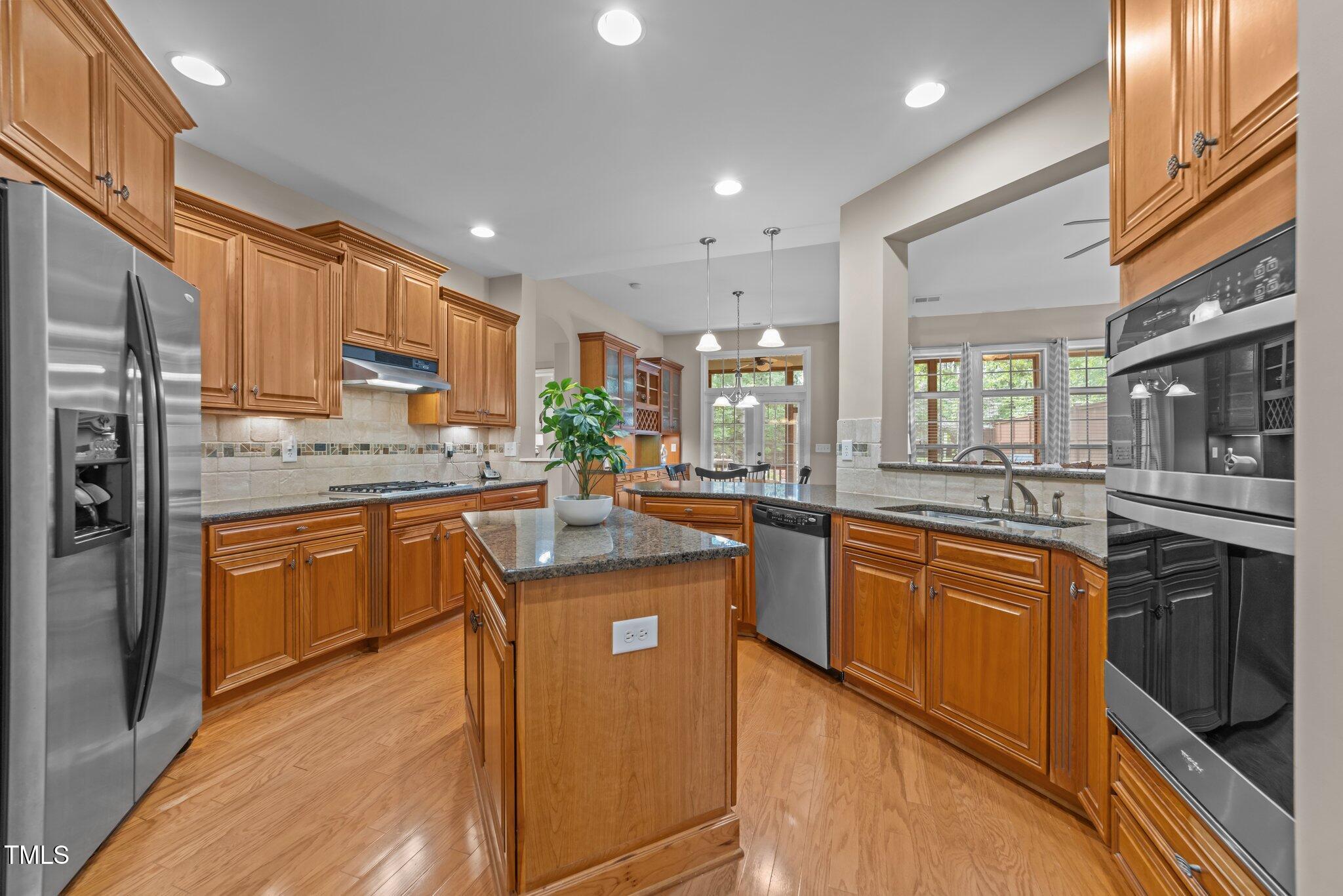 7768 Berry Crest Avenue