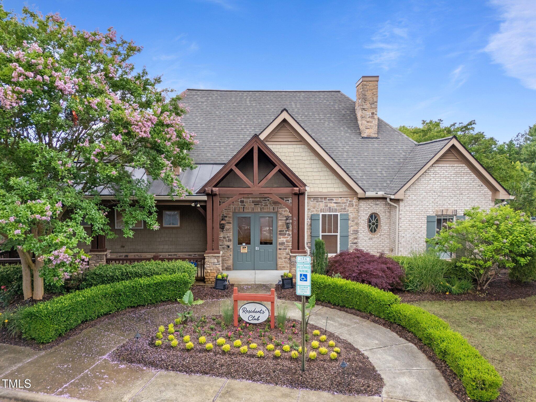 7768 Berry Crest Avenue