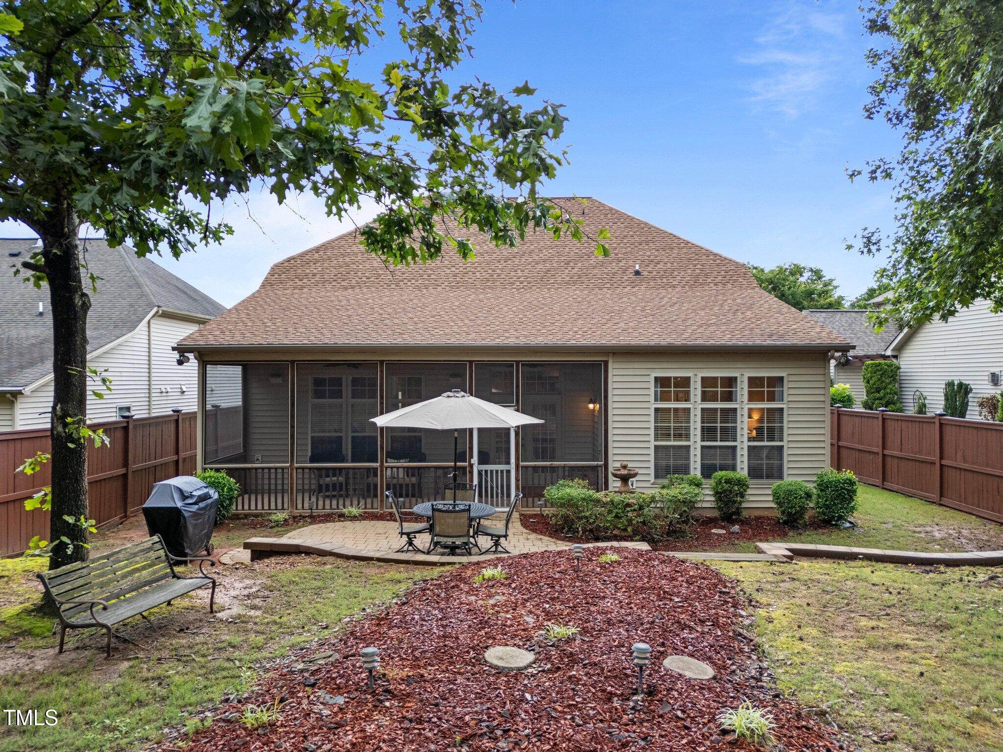 7768 Berry Crest Avenue