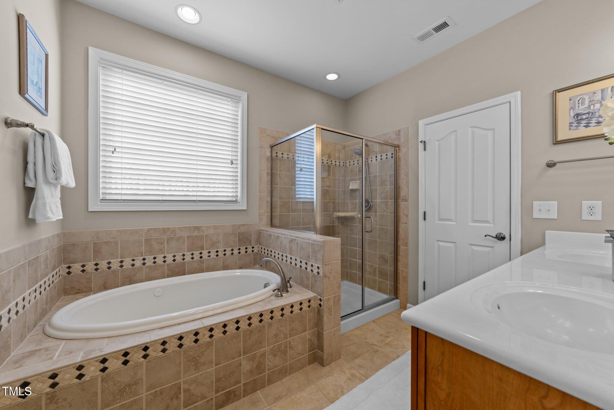 7768 Berry Crest Avenue