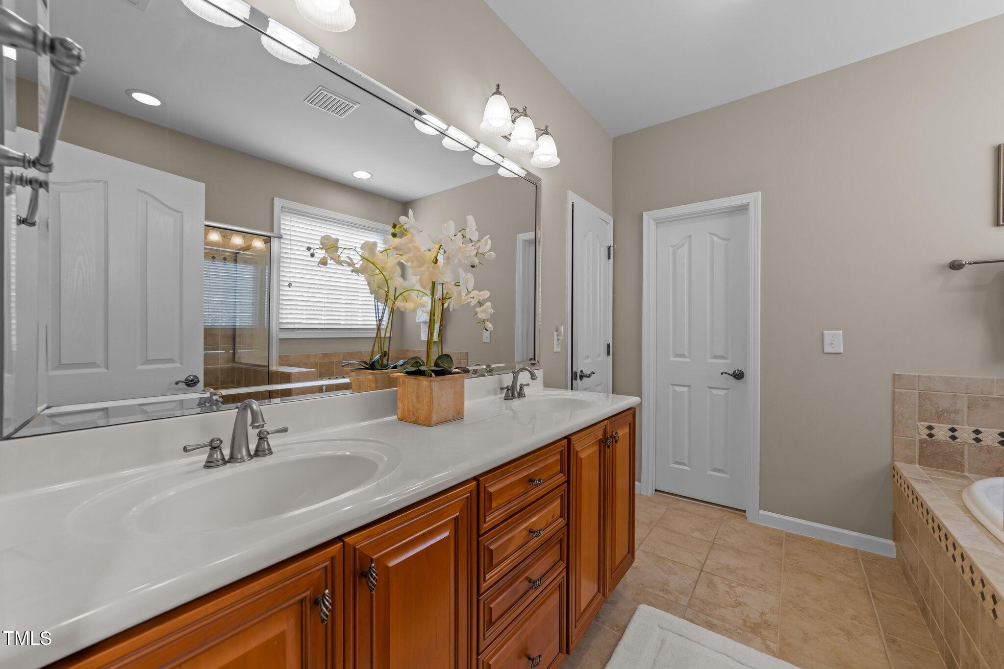 7768 Berry Crest Avenue