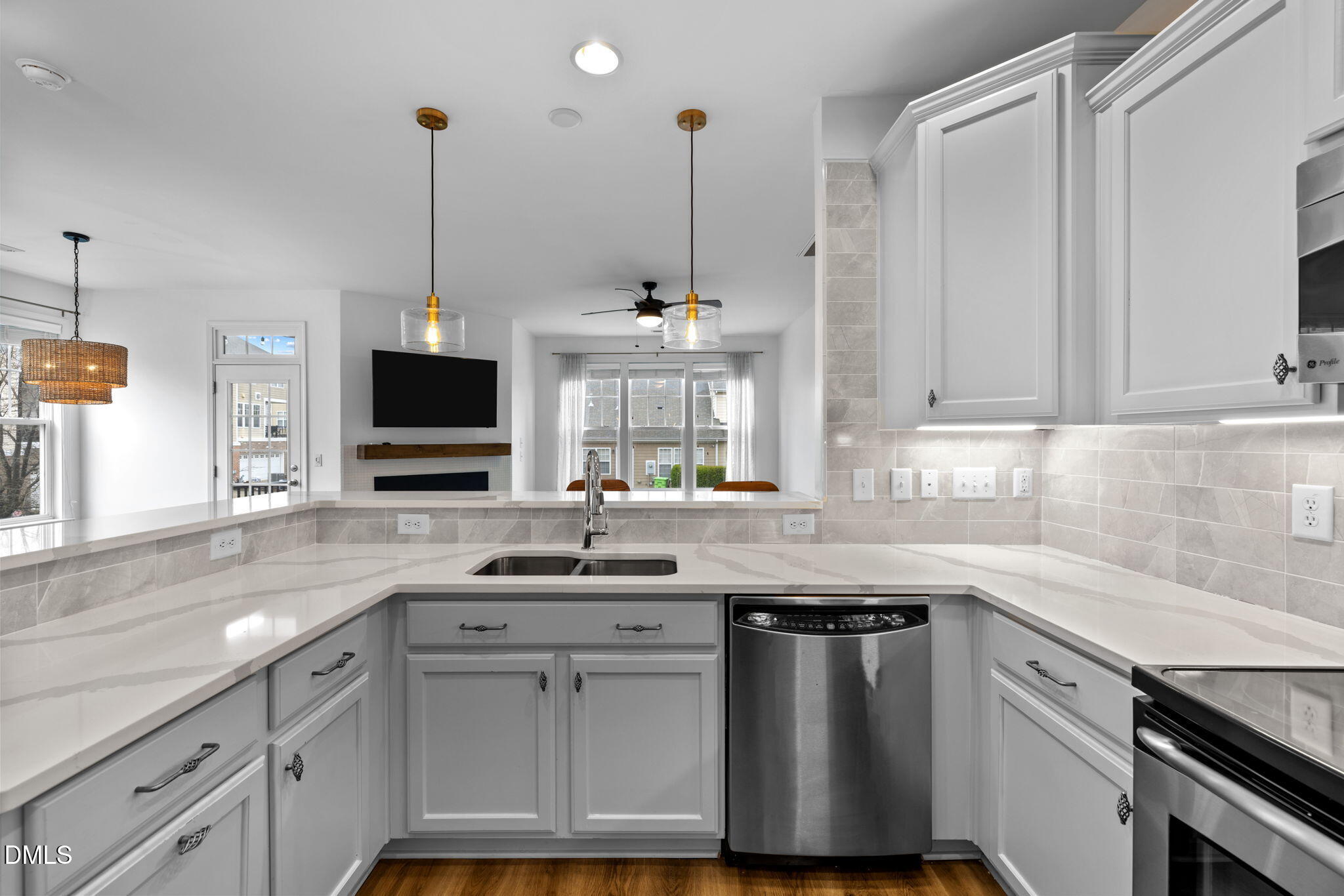 10122 Glen Autumn Road