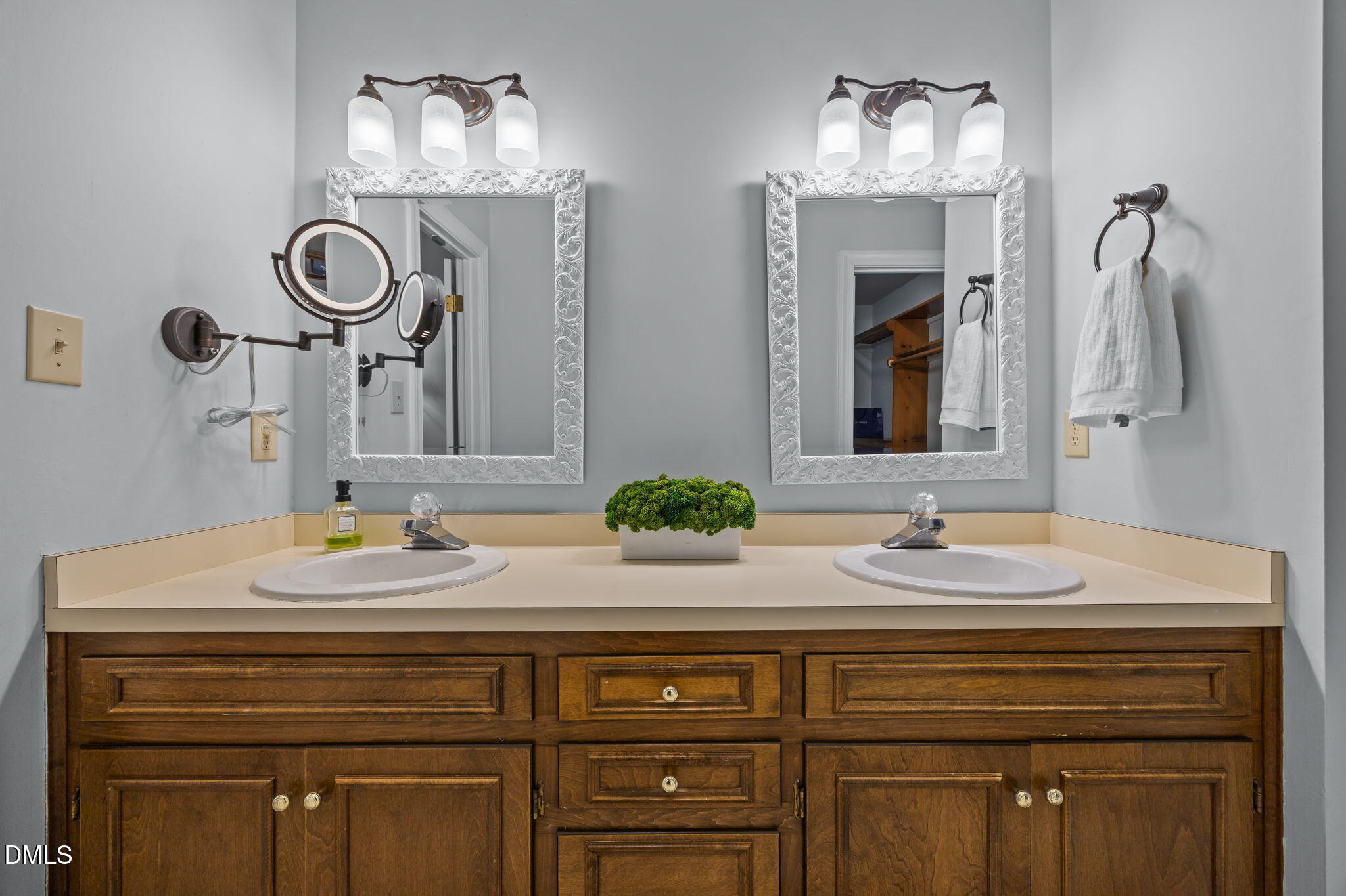 8309 Apple Orchard Way